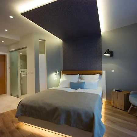 Gude Hotel