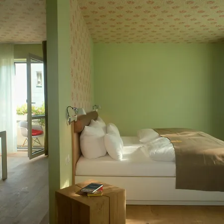 Hotel Gude