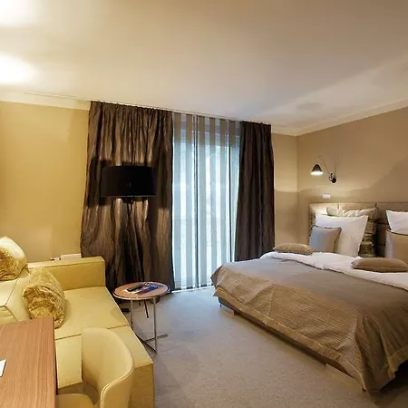 Gude Hotel 4*