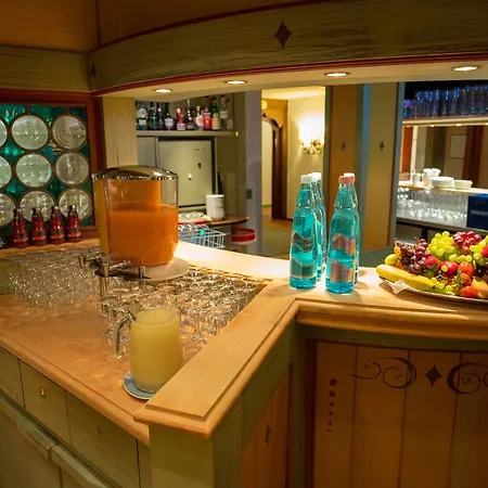 Gude Hotel