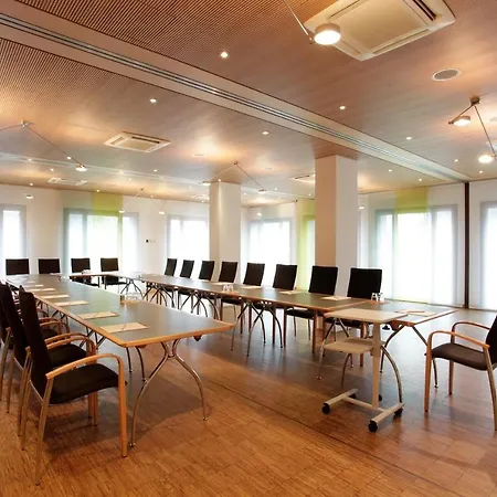 Gude Hotel